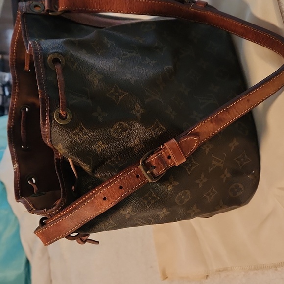 Louis Vuitton Authentic Vintage Noe Bucket - Picture 3 of 8